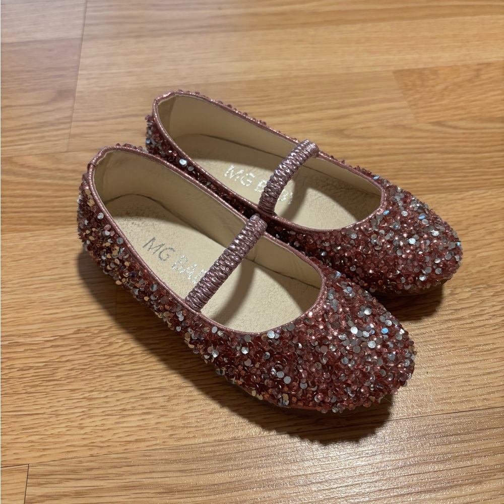 “MG Baby” Mary Jane flat sparkle shoes size 10 in EUC